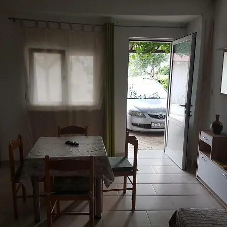 Apartmani Snjezana Pag Town Exterior photo